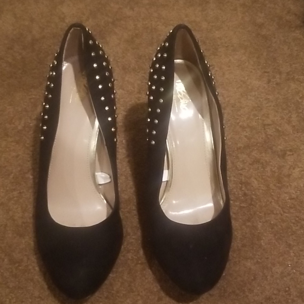 Black heels - Picture 2 of 2